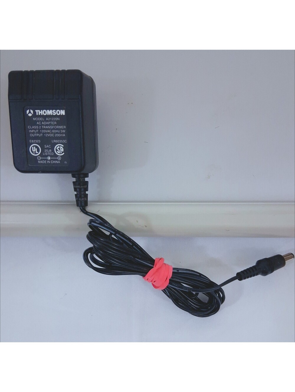 THOMSON A21220N AC/DC Adapter In 120VAC Out 12VDC 200mA Working TESTED
